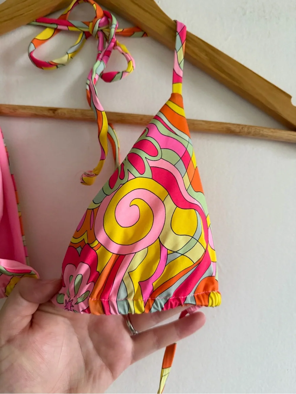 Frankie’s Bikinis Pink Yellow 70’s Theme Retro Print Triangle Bikini Top size L